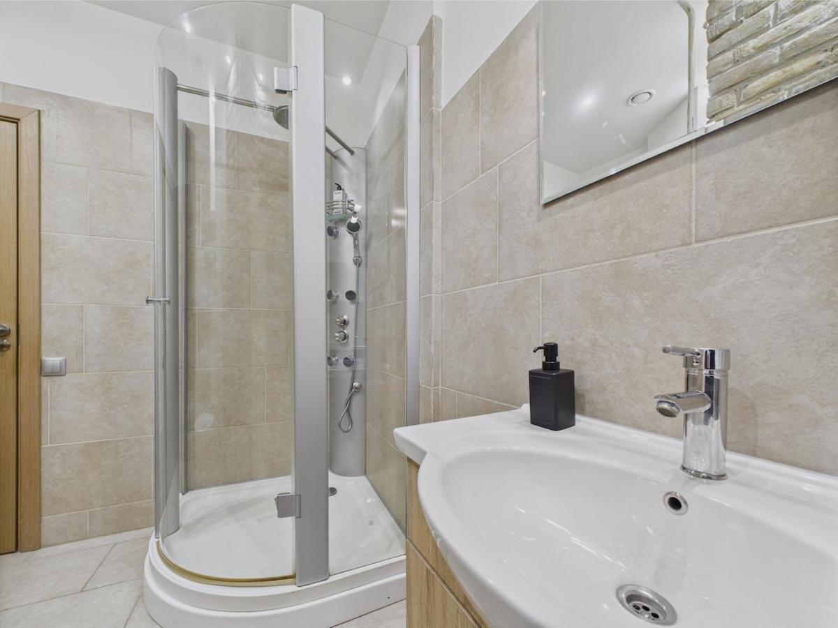 Raw And Refined 2br Old Town Riga